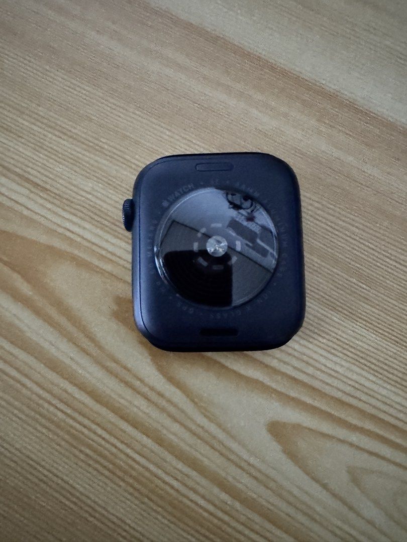 Apple SE Gen 2 (Category: Wearables & Smart Watches) located in Manila. Submitted by vanbarraquiow (Listing ID 1466673718, Image 2). Description: - Price negotiable!!! - Brand/Model: Apple Watch SE (Gen 2) - Size: 44mm - Condition: Well used, fully functional - Inclusions: Original box, silicone strap, and magnetic charging cable - Features: Fitness tracking, heart rate monitor, Retina display.