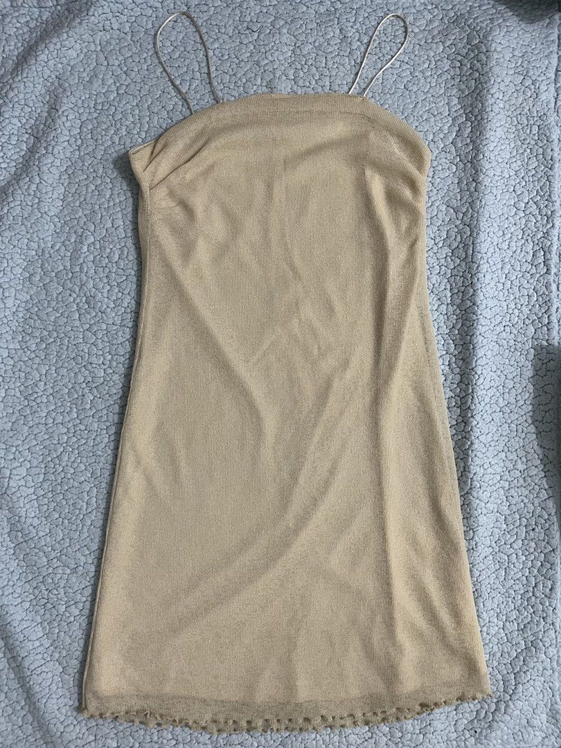 ARK Gold night dress (Category: Evening dresses & gowns) located in Manila. Submitted by leola_ (Listing ID 1466723794, Image 1). Description: .