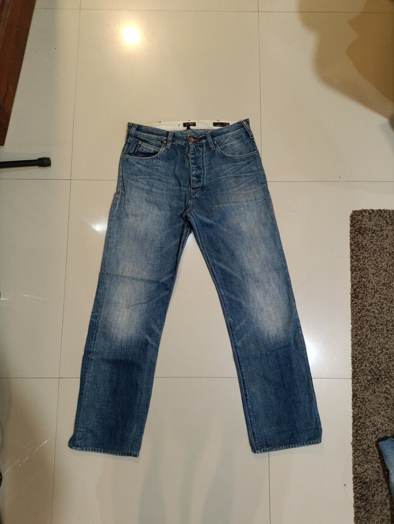 ARMANI JEANS (Category: Jeans) located in Quezon City. Submitted by daniel_thrift05 (Listing ID 1466626671, Image 1). Description: No issue Excellent condition Size 32.