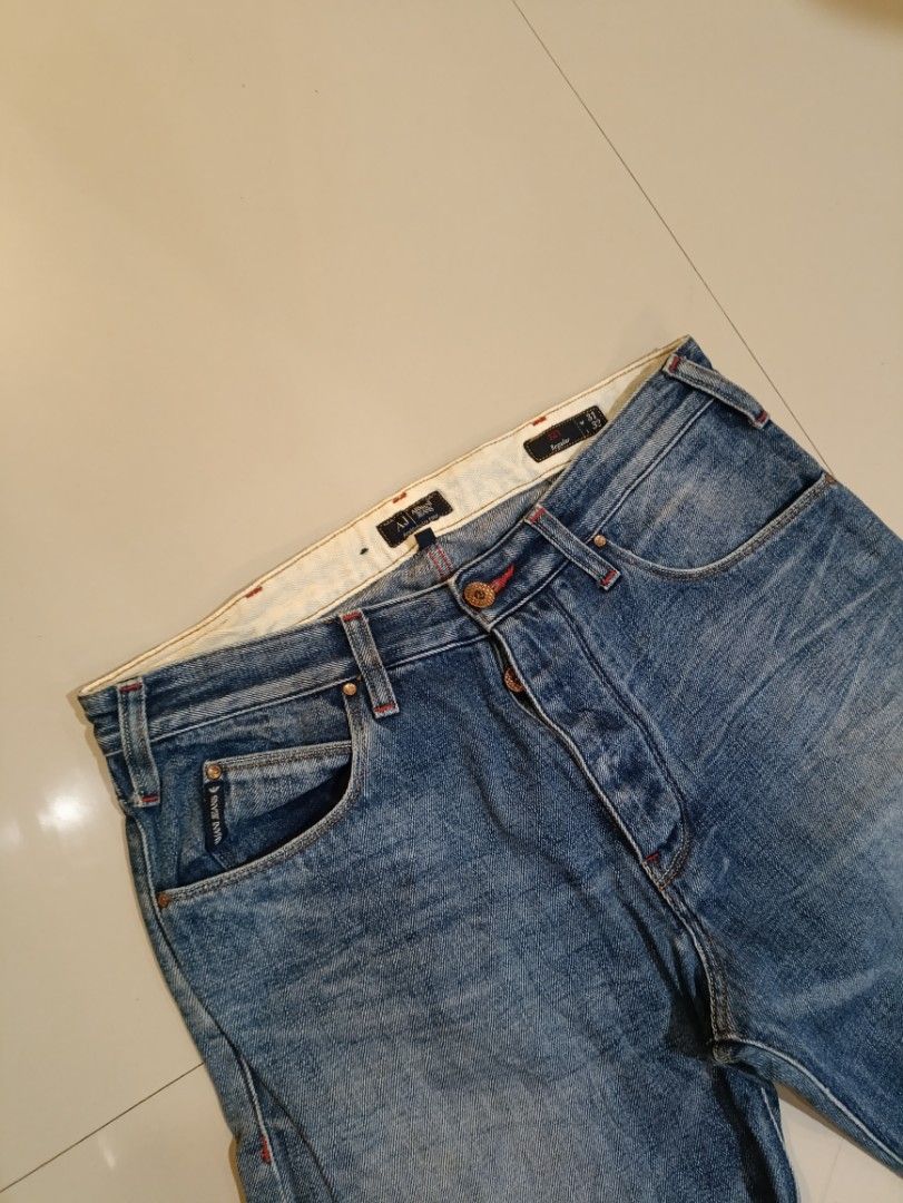 ARMANI JEANS (Category: Jeans) located in Quezon City. Submitted by daniel_thrift05 (Listing ID 1466626671, Image 3). Description: No issue Excellent condition Size 32.
