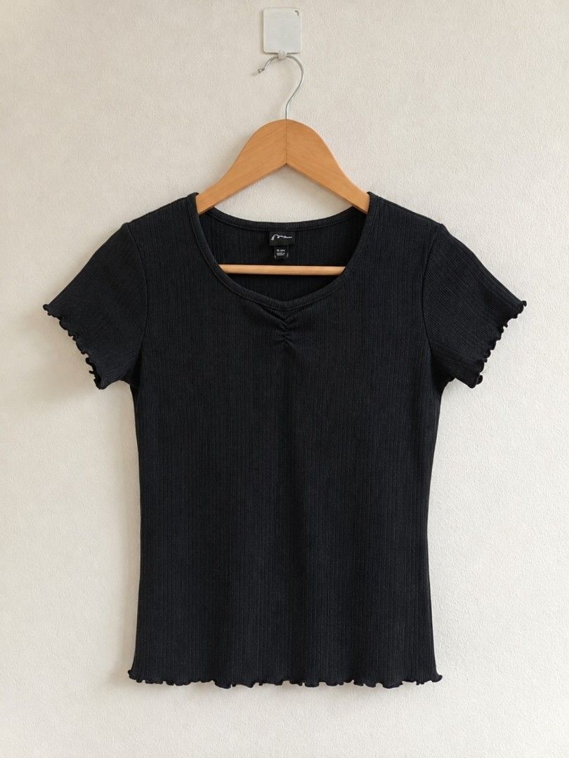 Art Class Black Ribbed Lettuce Hem Tee (Category: Shirts) located in Manila. Submitted by maxinesotto (Listing ID 1466711955, Image 1). Description: SIZE: XL(14) on tag width - 15 length - 20.