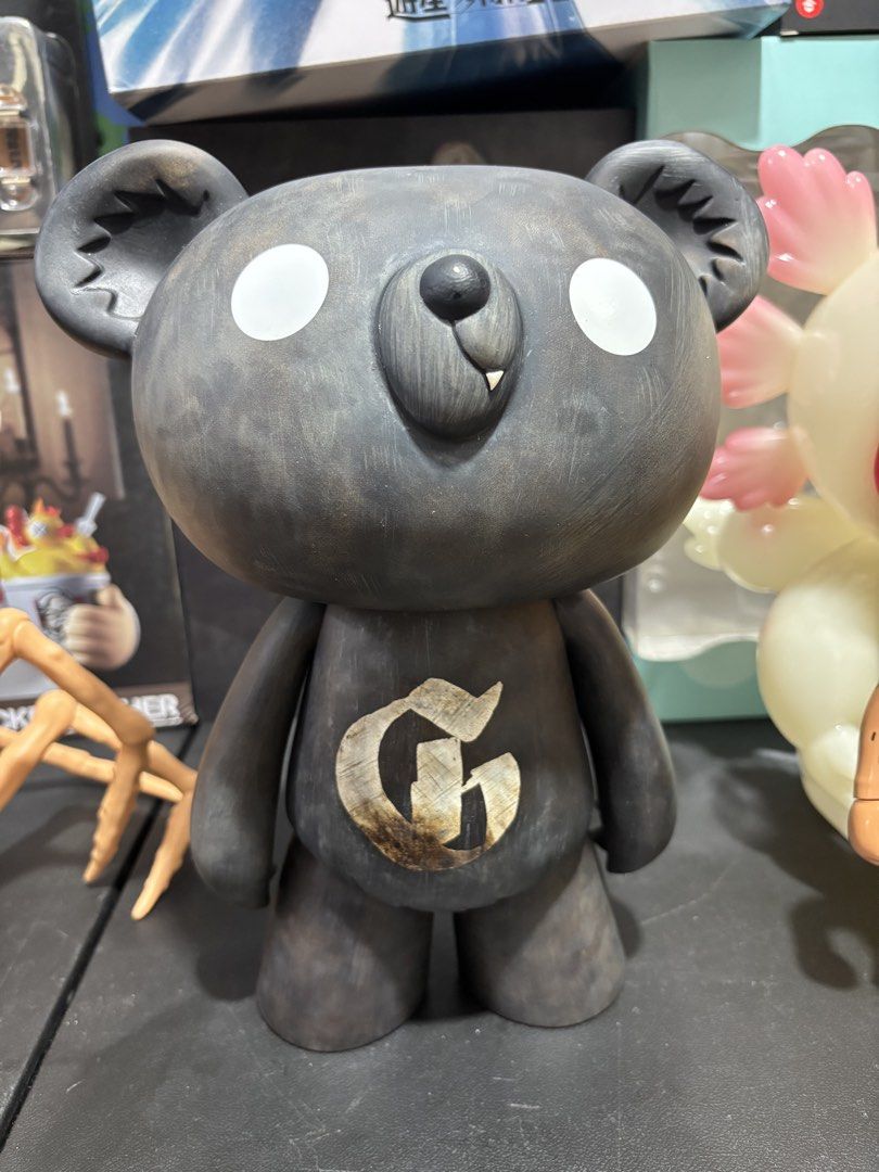 Ashley Wood x Goth Bear x Underverse (Category: Figurines & Statues) located in Manila. Submitted by akosijuan15 (Listing ID 1466670297, Image 2). Description: 🔥🔥🔥🔥🔥🔥 Ashley Wood x Goth Bear Kuntsler x Underverse San Diego Comic Co (SDCC) 2024 1/6 Scale / 12inches / Limited to 100pcs worldwide Complete with box and Coa Numbered Card 14000 pesos PM for more details… .