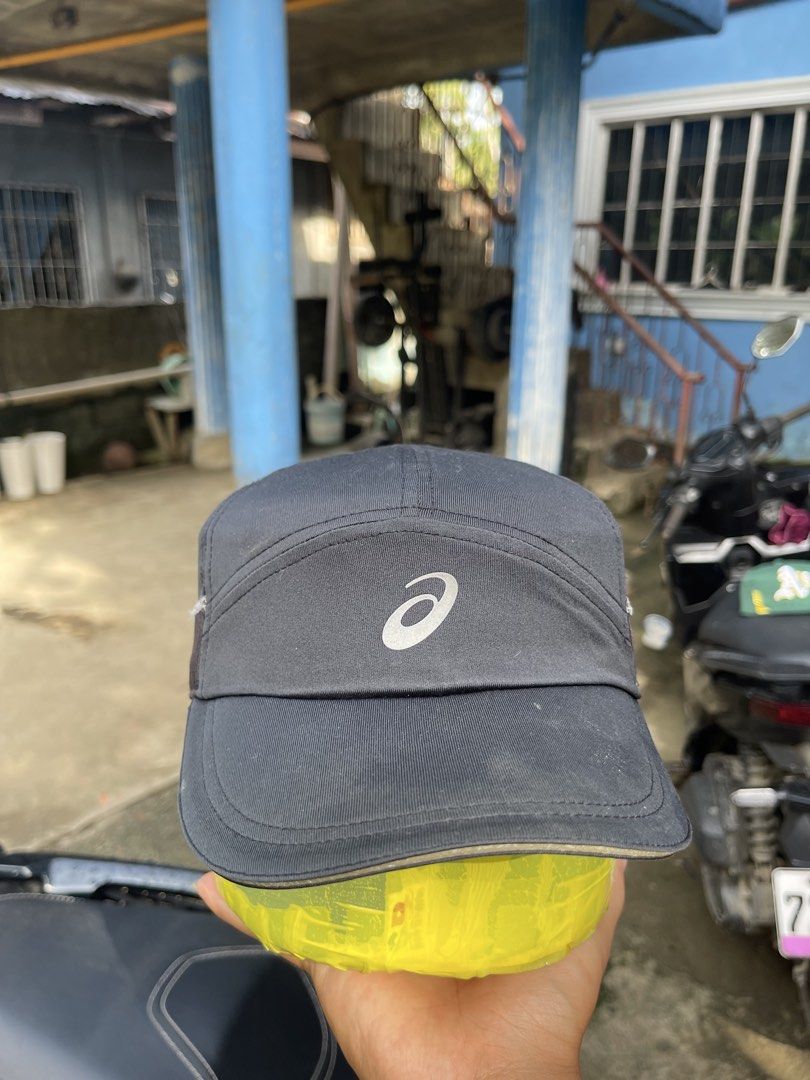 Asics 5 panel running cap (Category: Caps & Hats) located in Butuan. Submitted by cgsayas20083001 (Listing ID 1466645652, Image 3). Description: See pic issue done wash.