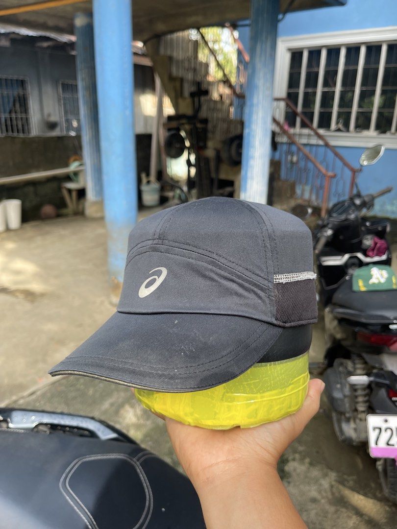 Asics 5 panel running cap (Category: Caps & Hats) located in Butuan. Submitted by cgsayas20083001 (Listing ID 1466645652, Image 1). Description: See pic issue done wash.