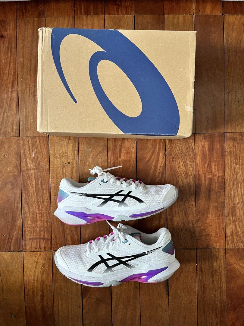 Asics Solution Speed FF 4 White Sakura (US 10) (Category: Casual Shoes) located in Muntinlupa City. Submitted by alabang__thrift (Listing ID 1466615890, Image 1). Description: Srp 9690 Court shoe Pickle Tennis Badminton.