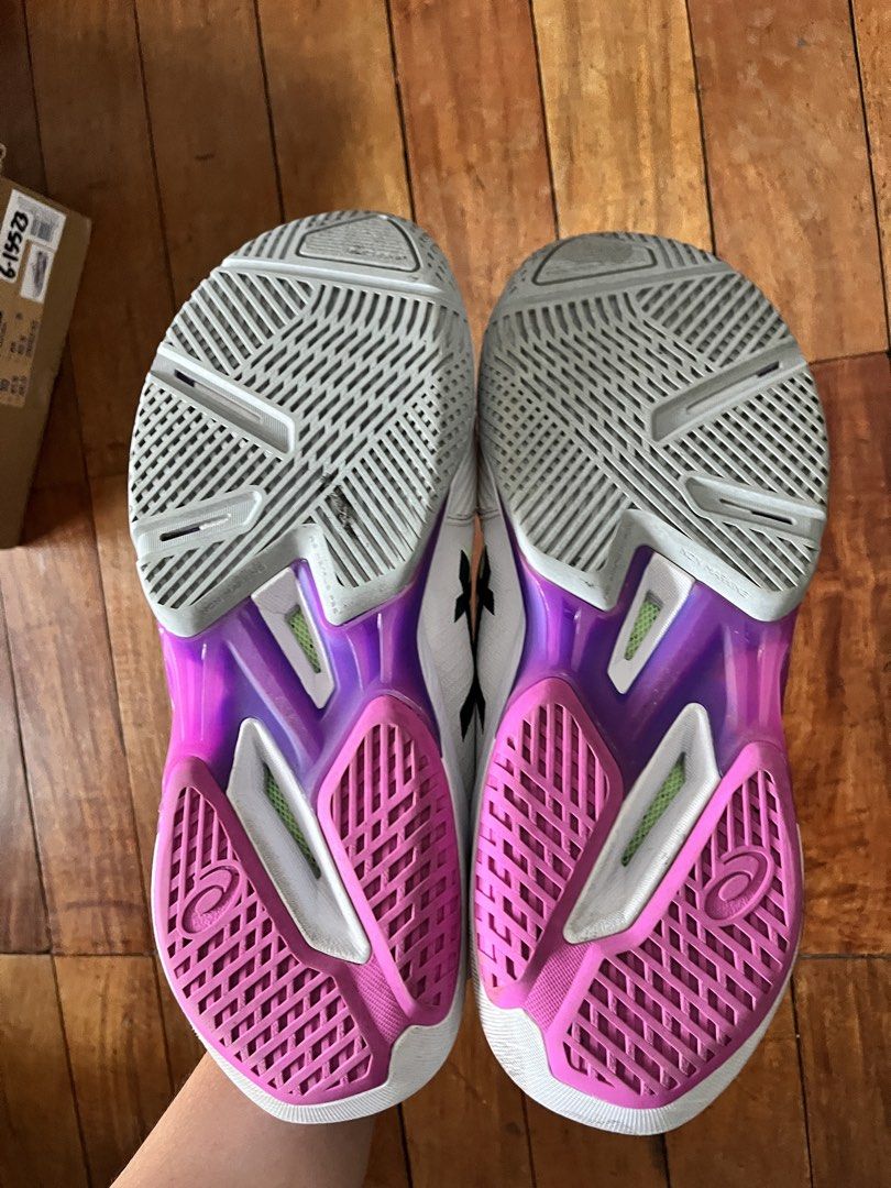 Asics Solution Speed FF 4 White Sakura (US 10) (Category: Casual Shoes) located in Muntinlupa City. Submitted by alabang__thrift (Listing ID 1466615890, Image 3). Description: Srp 9690 Court shoe Pickle Tennis Badminton.