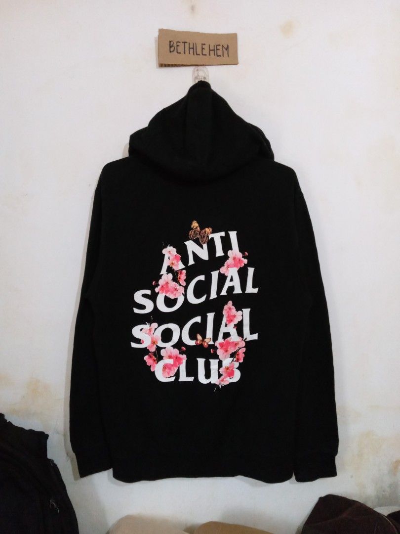ASSC zipup hoodie (Category: Coats, Jackets and Outerwear) located in Akbar. Submitted by bethlehema07352 (Listing ID 1466648657, Image 3). Description: .