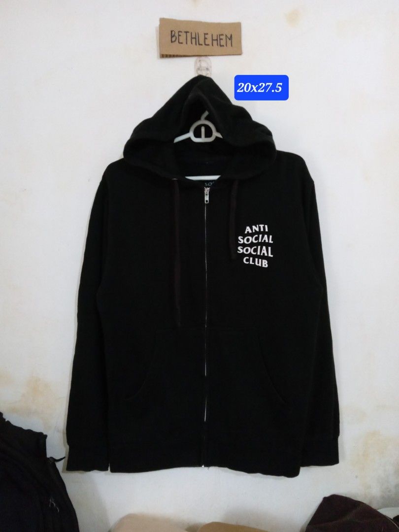 ASSC zipup hoodie (Category: Coats, Jackets and Outerwear) located in Akbar. Submitted by bethlehema07352 (Listing ID 1466648657, Image 1). Description: .