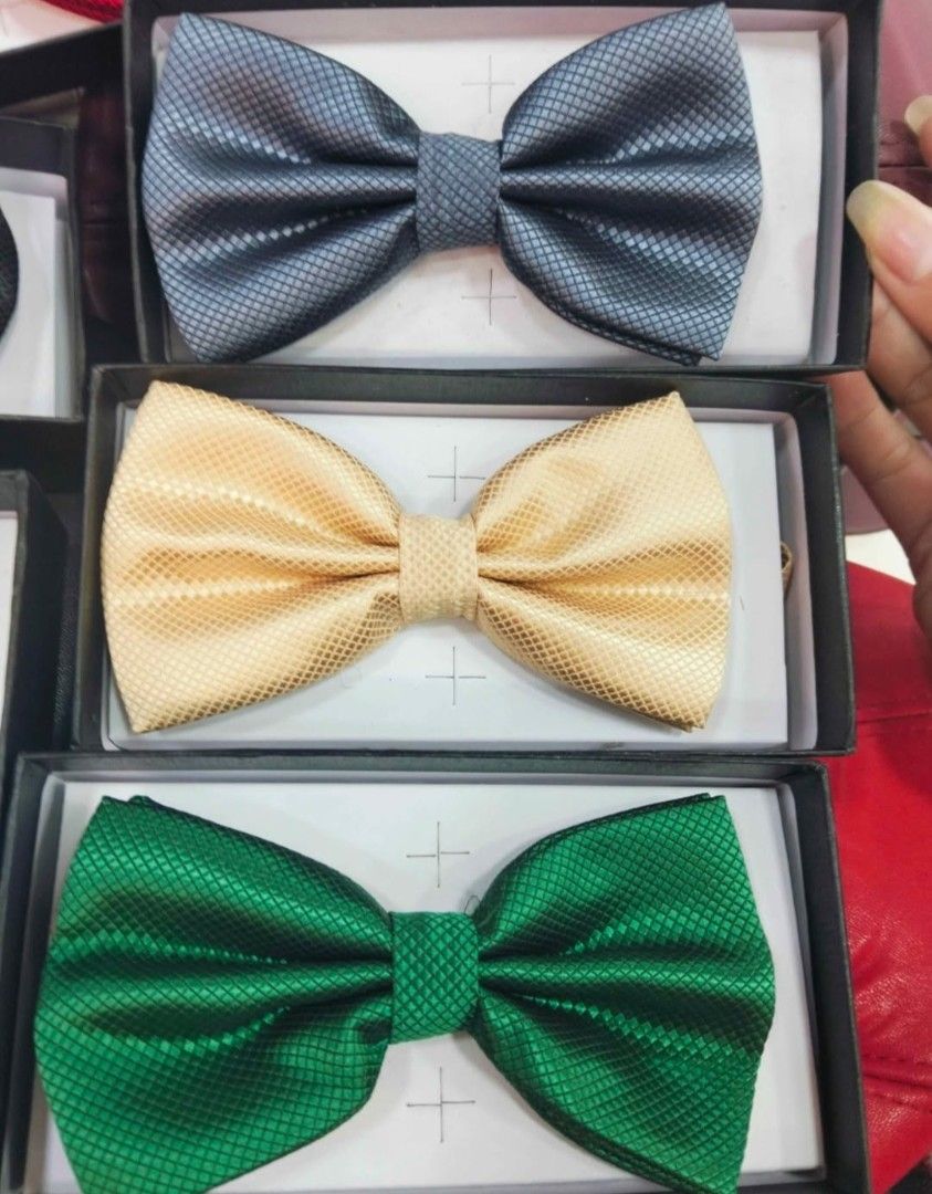Assorted Colorful Bow Ties with Box (Category: Ties) located in Manila. Submitted by zdmal (Listing ID 1466582603, Image 2). Description: - Classic textured bow ties available in 6 vibrant colors: Red, Black, Grey, Blue, Gold, and Green - Individually packed in a sleek black gift box, perfect for gifting or storage - Timeless design ideal for weddings, formal events, parties, and everyday formal wear - Buy individually by picking your favorite co