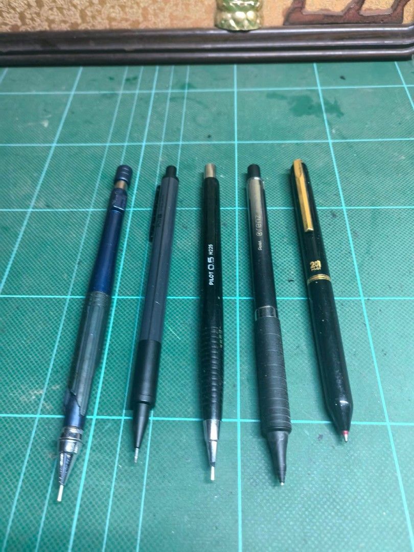 Assorted Mechanical Pencils & Ballpoint Pen (Category: Other Stationery & Craft) located in Cebu City. Submitted by dudes_villanueva (Listing ID 1466667640, Image 1). Description: Assorted Mechanical Pencils & Ballpoint Pen (Red) All in good condition - see all pics for overall condition..