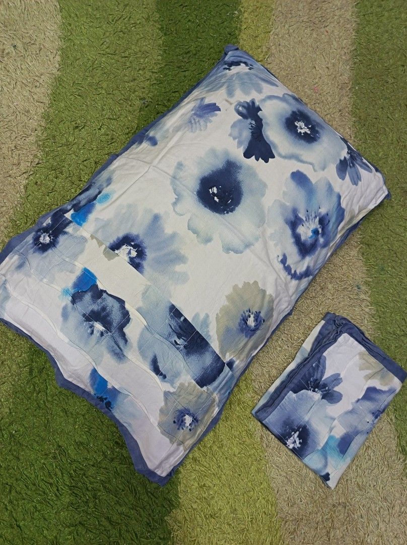 Assorted Patterned Pillow Case Sets (Category: Bedding & Towels) located in Bera. Submitted by hm_bundle (Listing ID 1466736058, Image 1). Description: - Variety of styles: Floral prints, plaid patterns, stripes, and geometric designs - Multiple colors: Blue, grey, yellow, and white - Soft and comfortable fabric material in standard pillow size - Easy to maintain and fully washable - Flexible options: Available as individual sets or a bundle - Pe