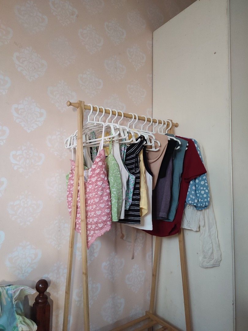 Assorted Women Tops and Blouses Bundle - 14 items (Category: Blouses) located in Jaen. Submitted by roxantiago (Listing ID 1466738236, Image 1). Description: - Massive bundle of women's tops for sale - Includes crop tops, tank tops, casual tees, and blouses - Features various colors, patterns, and styles - Great for mixing and matching daily outfits - All pieces in good shape and ready to wear - Perfect for refreshing your wardrobe all at once xs