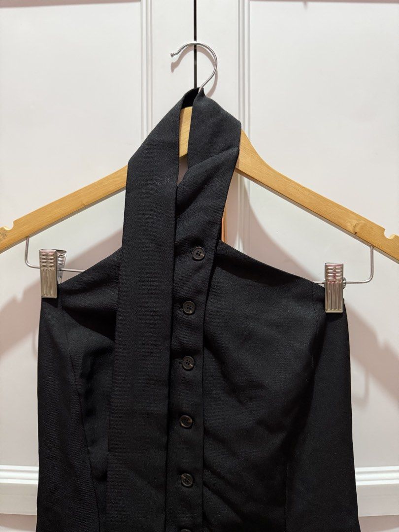 Assymetrical top (Category: Others Tops) located in Taguig. Submitted by chen.preloveddd (Listing ID 1466769391, Image 3). Description: Size xsmall without issues Decluttering 📍 Taguig south signal village.