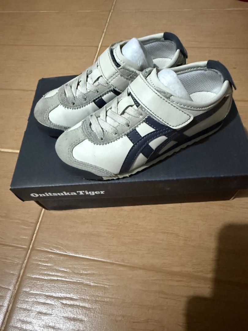 AUTH ONITSUKA TIGER KIDS SHOES (Category: Babies & Kids Fashion) located in Baguio. Submitted by zia_zab (Listing ID 1466610753, Image 2). Description: Authentic, bought in Japan Lightly used no flaws outgrown with box.