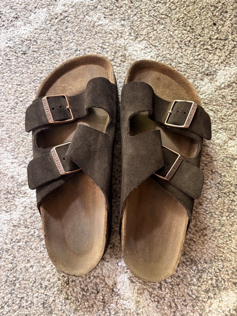 Auth Preloved Arizona Birkenstock (Category: Slippers and slides) located in Paranaque City. Submitted by silentstone.dolphin (Listing ID 1466609807, Image 2). Description: Suede Leather.. Choco Brown.. Brass Buckle.. Soft Footbed.. Size 38RF.. Clean&Ready to Use✅ Super Nice in Actual😍.