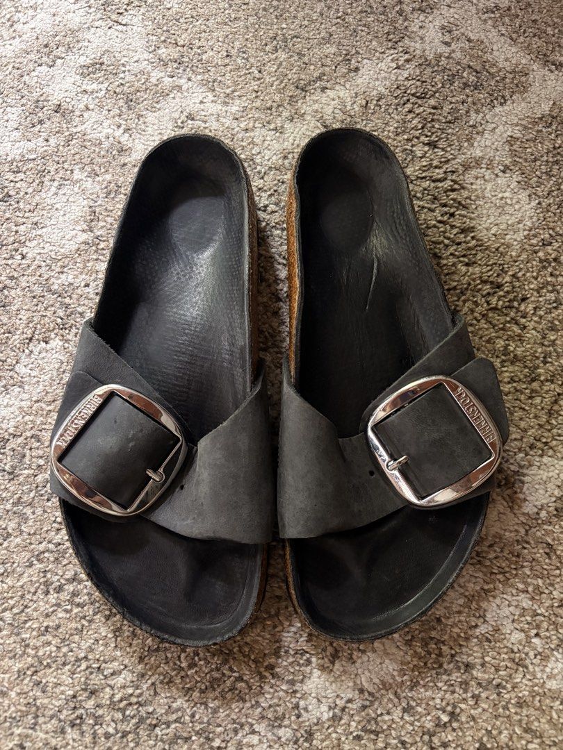 Auth Preloved Birkenstock Big Buckle (Category: Slippers and slides) located in Paranaque City. Submitted by silentstone.dolphin (Listing ID 1466604651, Image 1). Description: Black Color.. Silver Hardware.. Size 39RF.. Super Pretty&Classy in Actual😍.