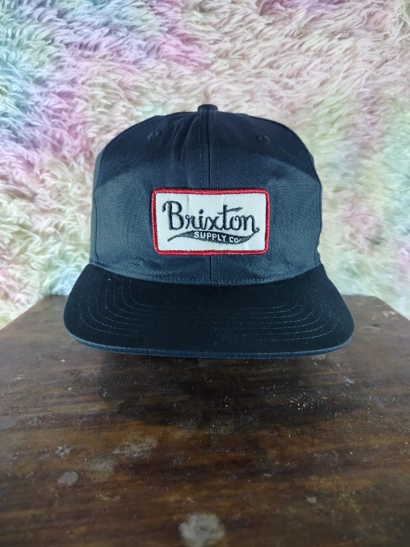 Authentic Brixton Supply Co. Two-Tone Snapback Cap • Black/Gray (Category: Caps & Hats) located in Palo. Submitted by ubnathrifteez (Listing ID 1466690372, Image 1). Description: SIZE ; M-L CONDITION ; LIKE NEW COLOR RATE ; 10/10 ISSUE ; GUSOT.