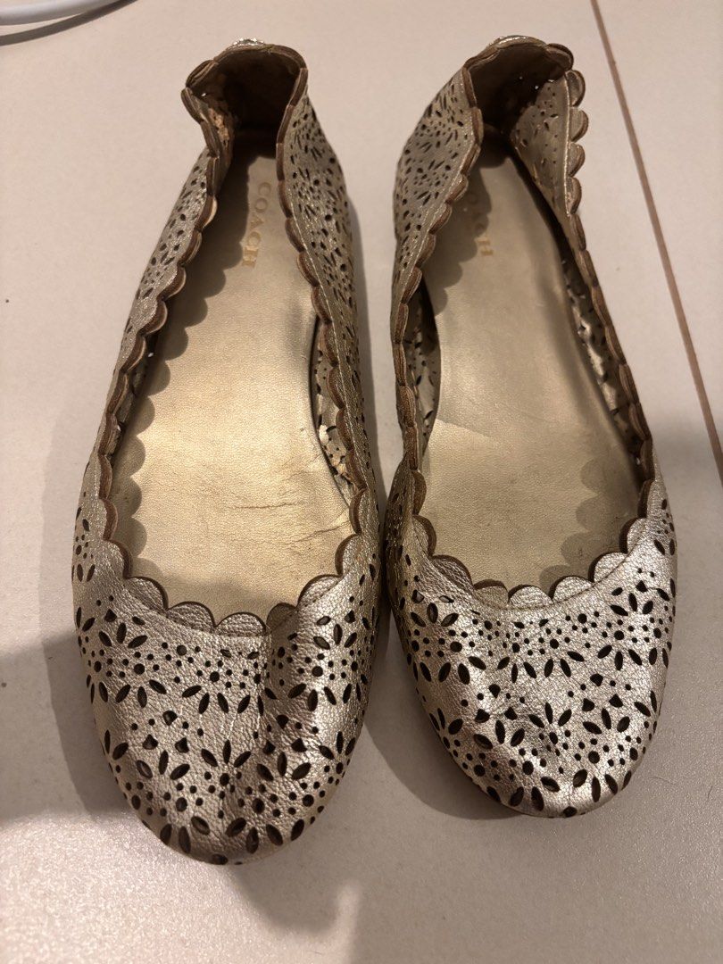 Authentic Coach ballet flats S7 (Category: Flats & Sandals) located in Mandaluyong City. Submitted by ianeeeee_ (Listing ID 1466662981, Image 1). Description: Authentic Coach ballet flats S7 Hello! I am selling my barely used Coach ballet flats for 2,500php. Bought in Toronto and gifted to me by my sister. :) Selling for addtl medical funds. Still in very good condition. Barely use them since I mostly stay at home and a bit big for me (im size 6.