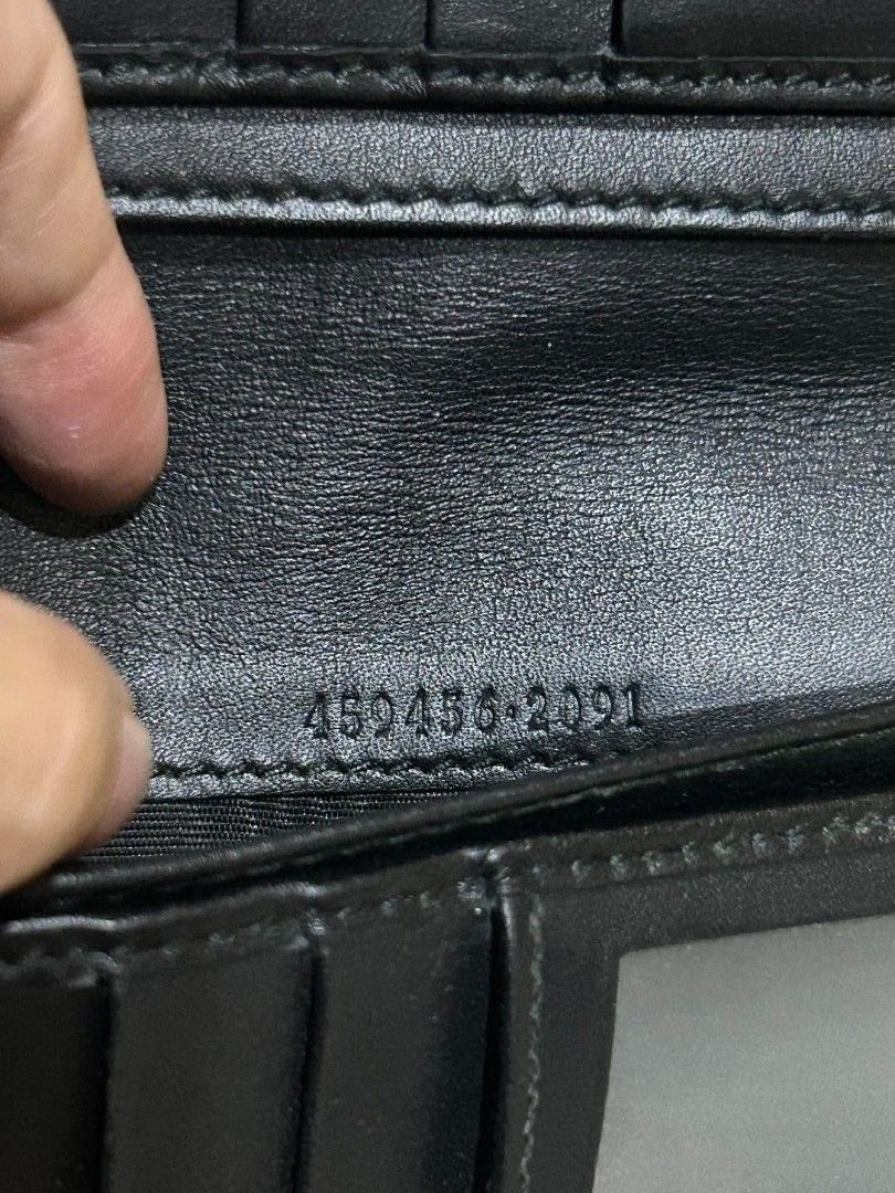 Authentic GG Tiger Medium wallet (Category: Luxury Bags & Wallets) located in Marikina City. Submitted by aussiemaan (Listing ID 1466630746, Image 2). Description: Authentic No inclusion .