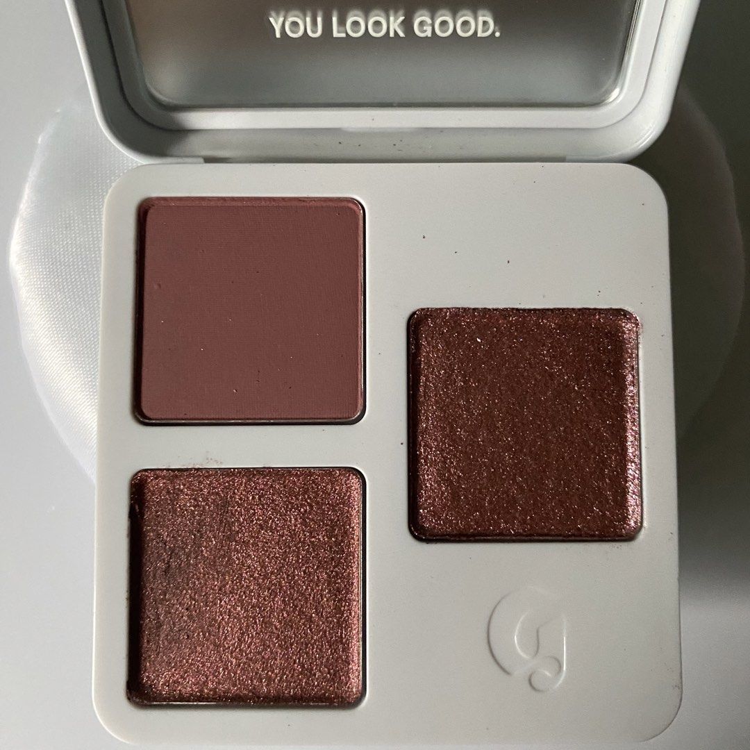 [AUTHENTIC] Glossier Monochromes Essential Eyeshadow Trio Palette (Heather) (Category: Makeup) located in Midsayap. Submitted by someones_attic (Listing ID 1465715462, Image 2). Description: ⤿shade: heather ⤿net wt: 3.9 g | 0.12 oz ▹see attached screenshot for the OG SRP SAR 95 on SEPHORA (authorized luxury retailer site) ▹brand new & unused. mirror still plastic sealed. (please refer to photos for actual condition) 💯 guaranteed authentic from Q