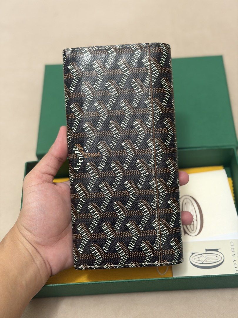 Authentic Goyard Varene Long Wallet (Category: Wallets & Card holders) located in Manila. Submitted by maria_2326 (Listing ID 1466731093, Image 3). Description: Goyard Varene Long Wallet Black Goyardine | 💯% Authentic W/box, dust cloth, booklet, hangtag No lowballing! Location: Manila/QC.