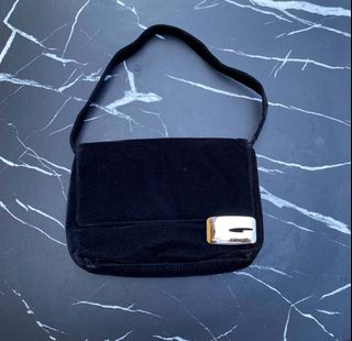 (Category: ) located in . Submitted by authentic_bag96 (Listing ID 1466723577, Image 1). Description: .