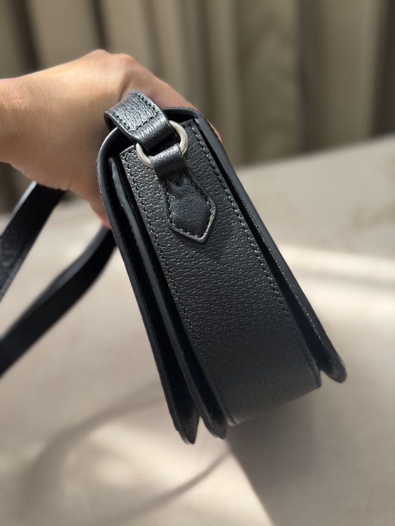 Authentic Gucci X Balenciaga Messenger Bag (Category: Sling Bags) located in Manila. Submitted by maria_2326 (Listing ID 1466728470, Image 3). Description: Gucci X Balenciaga Messenger Bag 💯% Authentic W/ dust bag and entrupy No lowballing! Location: Manila/QC.