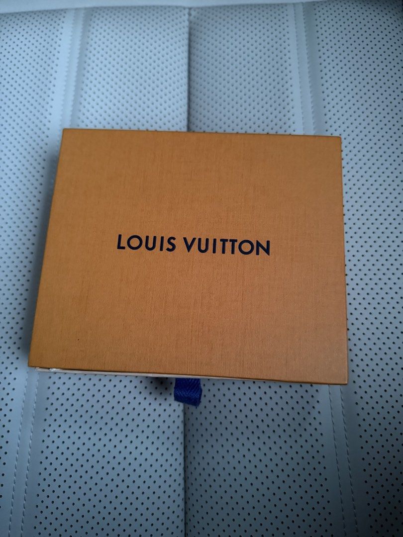Authentic Louis Vuitton Damier Ebene Wallet (Category: Wallets & Card holders) located in Quezon City. Submitted by PrelovedTreasureees (Listing ID 1466648110, Image 2). Description: - Great condition. Only issue is the flap is kind of folding out, probably from being opened repeatedly - Pink interior - Card holder but I use it as a normal wallet and just fold my cash - Has a zip pocket that can be used for some coins .