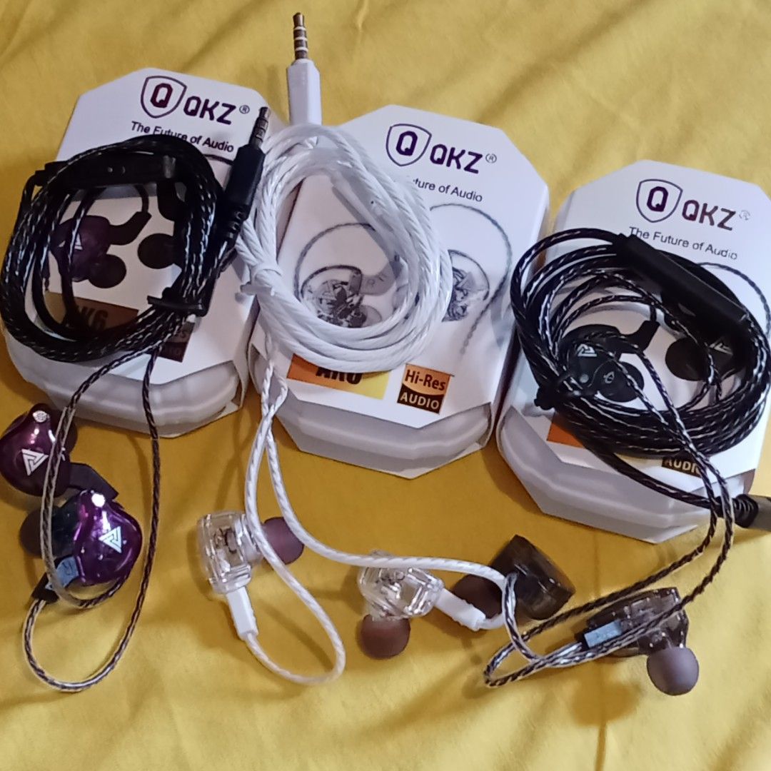 AUTHENTIC QKZ IN EARS EARPHONES (Category: Earphones) located in Paranaque City. Submitted by powerzone0517 (Listing ID 1466624877, Image 3). Description: .