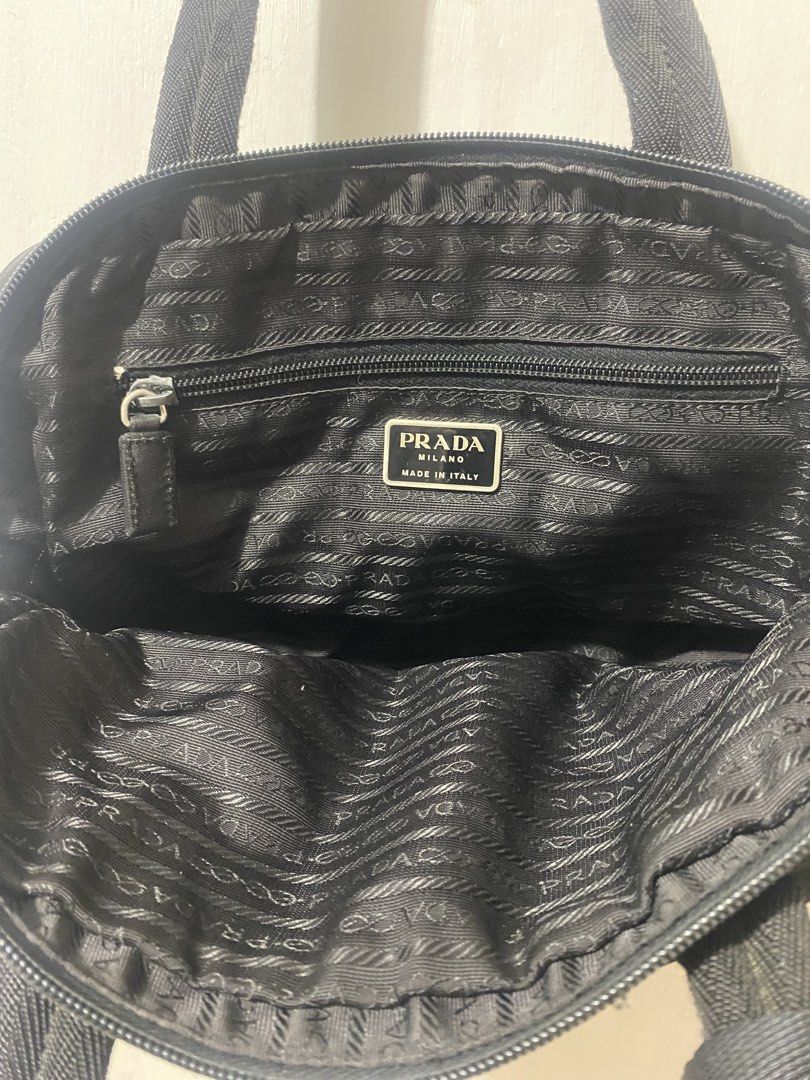 AUTHENTIC VINTAGE PRADA NYLON (Category: Tote Bags) located in Manila. Submitted by girlydy (Listing ID 1466688384, Image 3). Description: .