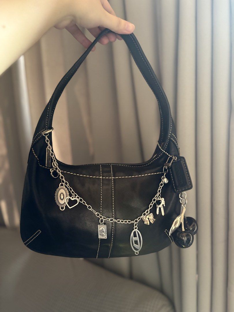 Avail for 1month LAYAWAY-scroll down 4 prices (Category: Shoulder Bags) located in Binangonan. Submitted by bagsistersph (Listing ID 1466566442, Image 1). Description: .