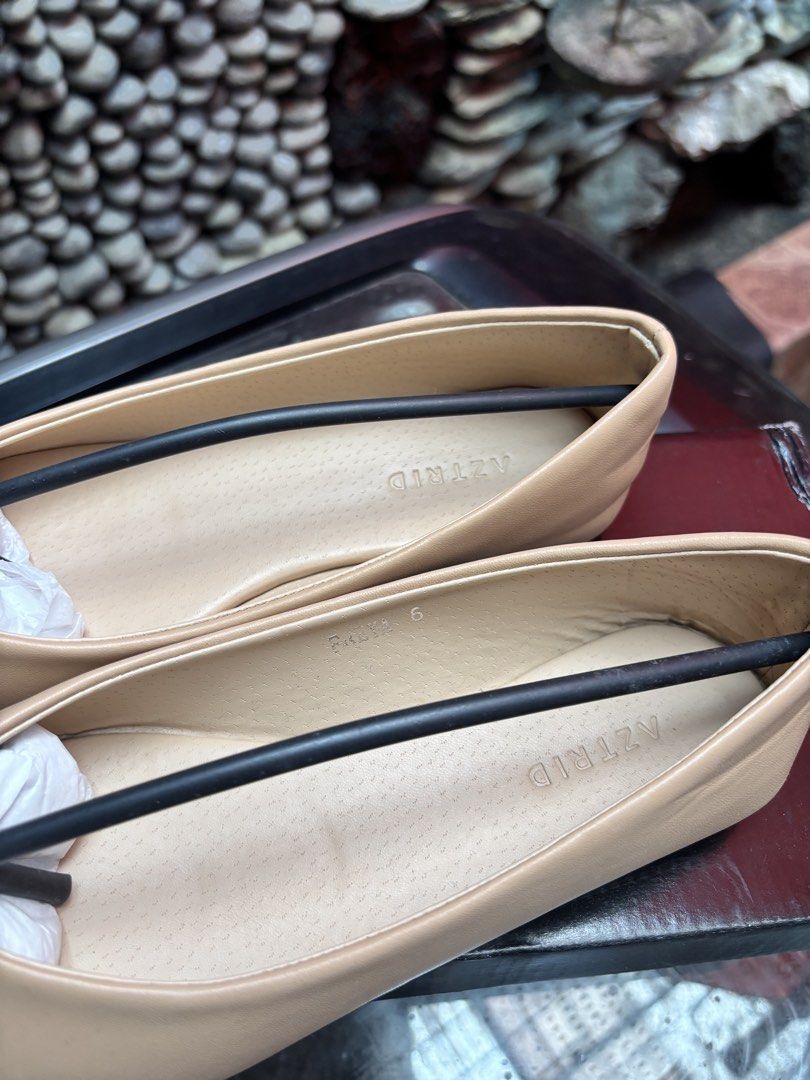 AZTRID Freya Pointed Flats (Nude) (Category: Flats & Sandals) located in Bacoor. Submitted by raideclutters (Listing ID 1466578631, Image 2). Description: AZTRID Freya Pointed Flats - Color: Nude - Size: 6 - Wrong size. Masikip siya for me. - Never been used. - Bought last June. .