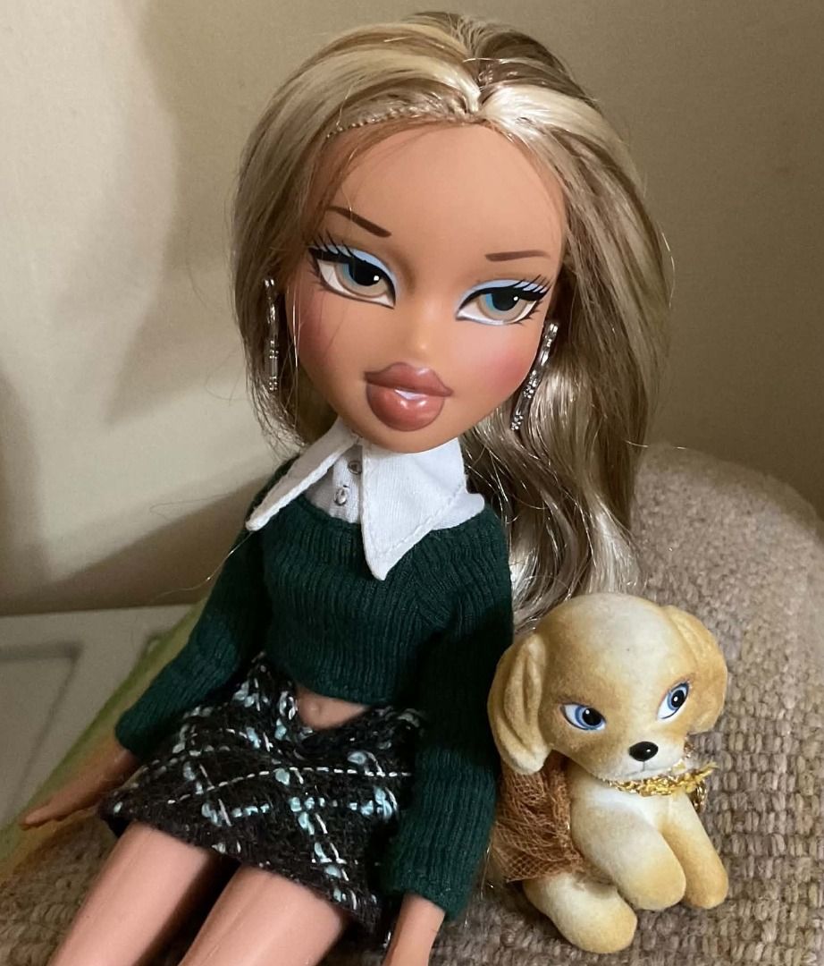 Back To School Cloe (For Trade) (Sell) Bratz (Category: Kids Toys) located in Manila. Submitted by whiteapple10114 (Listing ID 1462926495, Image 1). Description: Looking for Spring Break Cloe, Magic Hair Sasha or other BTS Lines except Cloe. Feel free to send me a message If for sale nude with shoes and feet BTS line for 13k pay now Layaway 13, 500 Cloe has lip chip, mga faded paint sa lip. She might have scratches shes preloved condition so plea