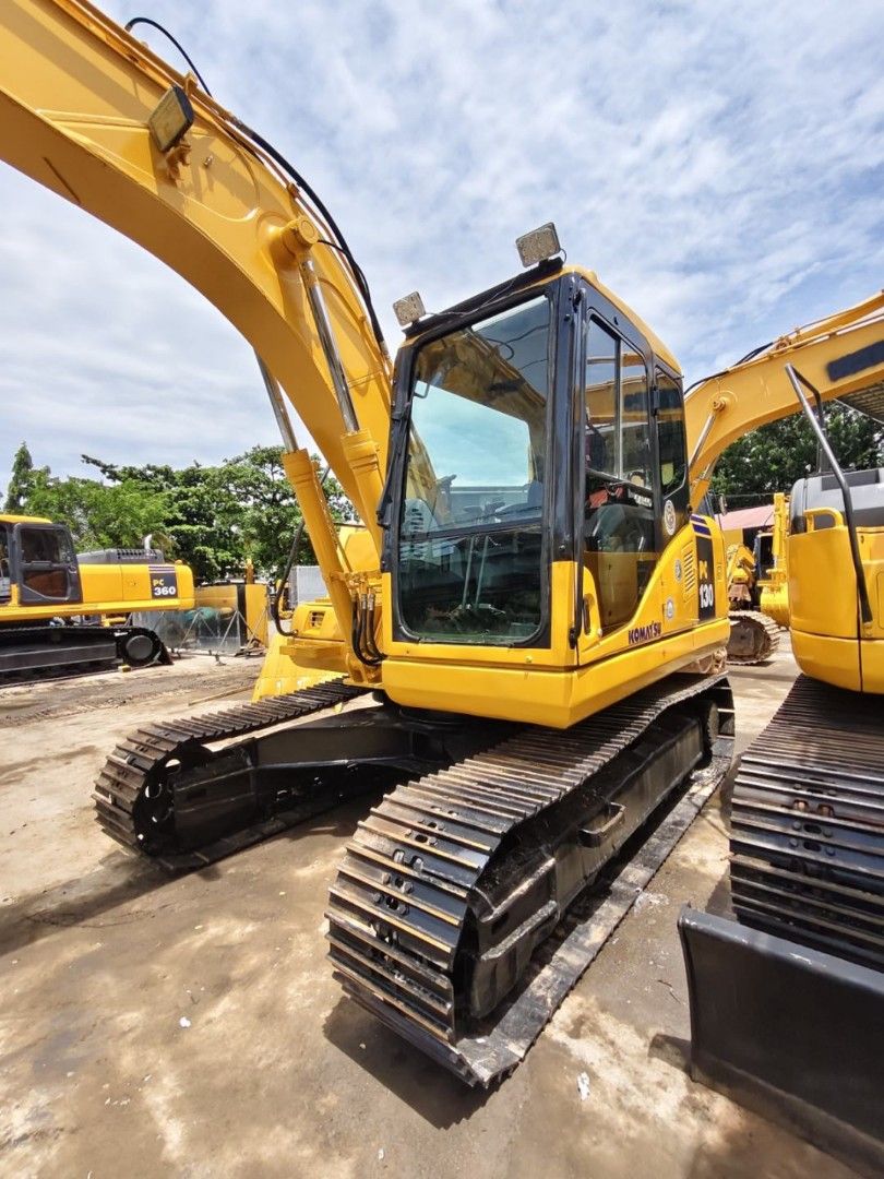 backhoe for sale (Category: Construction Tools & Equipment) located in Manila. Submitted by jed.jahmez.ongit (Listing ID 1466619565, Image 2). Description: pc40 .18cbm pc60 .26cbm pc120 .50cbm pc130 .60cbm pc200 8n1 1cbm pc360-7 1.5cbm.