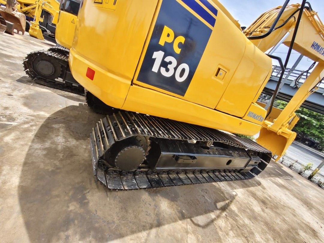 backhoe for sale (Category: Construction Tools & Equipment) located in Manila. Submitted by jed.jahmez.ongit (Listing ID 1466619565, Image 1). Description: pc40 .18cbm pc60 .26cbm pc120 .50cbm pc130 .60cbm pc200 8n1 1cbm pc360-7 1.5cbm.