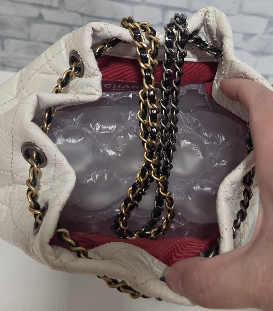 Backpack （分類：多用途袋）位於 Hong Kong。 由 uuwater 提交（商品編號 1466643892，圖片 3）。簡介： 只有袋，93新 包順豐。