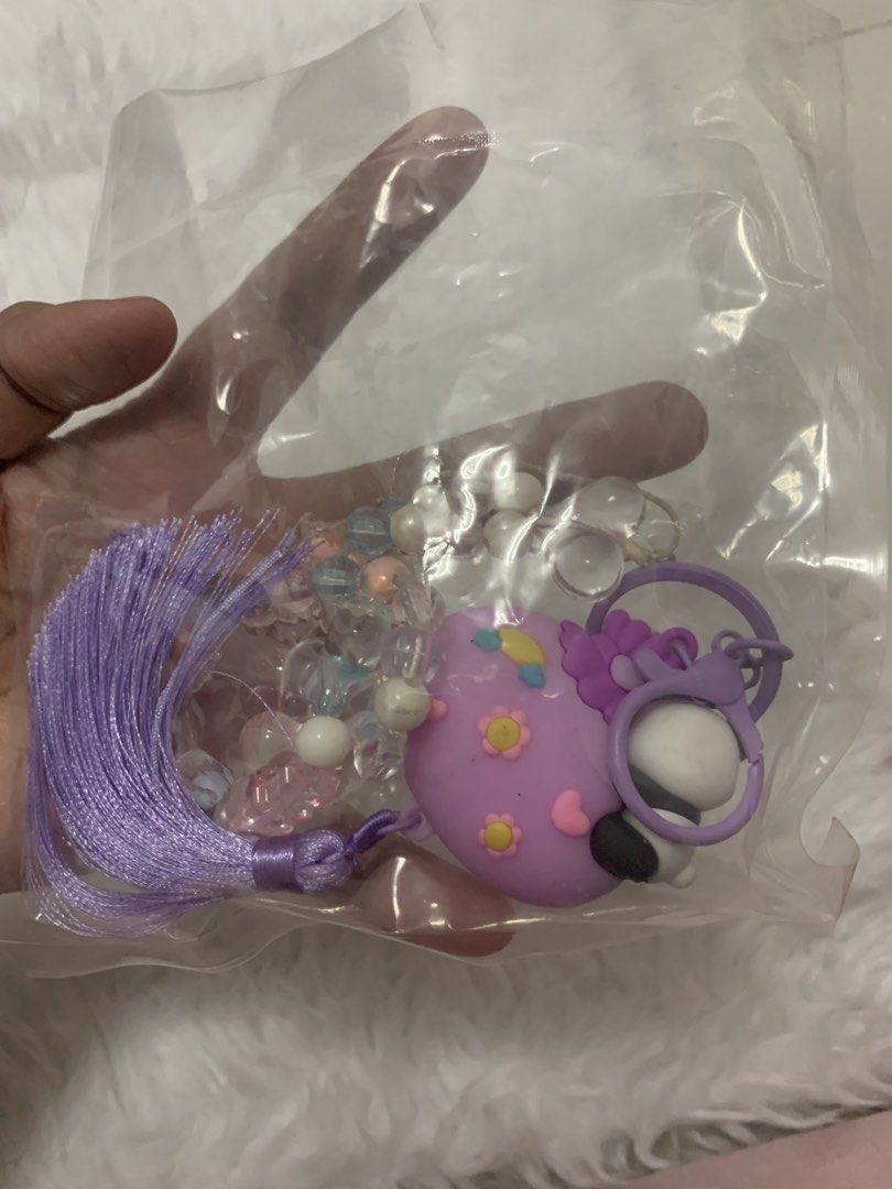 Bag / key chains 2 pcs (Category: Accessory Holder, Box & Organizers) located in Caloocan City. Submitted by appleblossoms07 (Listing ID 1466572254, Image 2). Description: Apps.