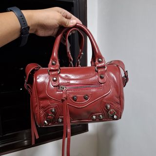 (Category: ) located in . Submitted by bycharmaebuys (Listing ID 1466674953, Image 1). Description: .