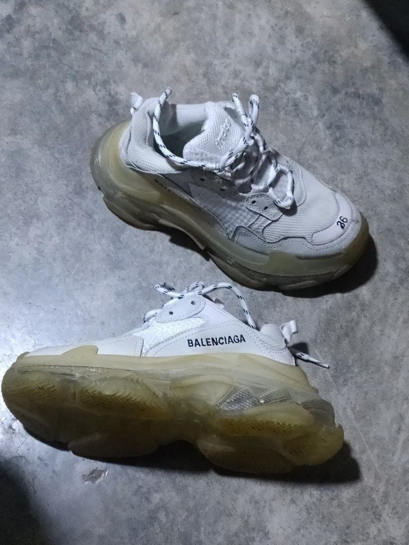 Balenciaga (Category: Flats & Sandals) located in Sindangan. Submitted by branden_line (Listing ID 1466654394, Image 3). Description: size 6.