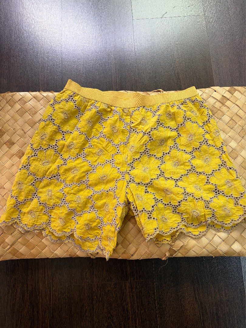 Bangkok yellow eyelet shorts (Category: Shorts) located in Manila. Submitted by thebookclubz (Listing ID 1466709861, Image 1). Description: .