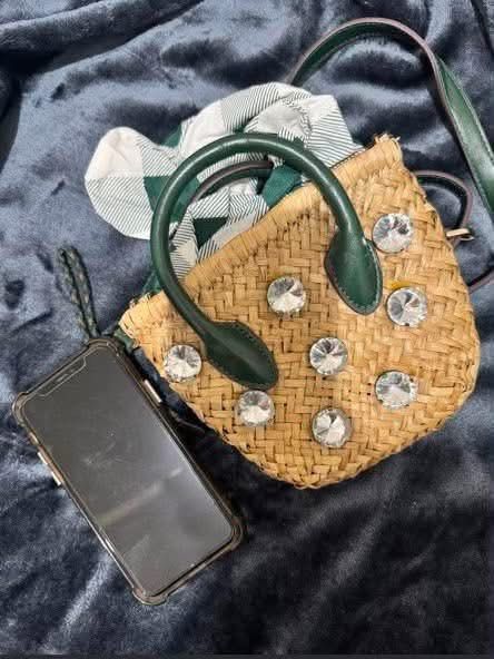 ☀️Beach bag rattan h&m set☀️ (Category: Beach Bags) located in Manila. Submitted by pining.garcia (Listing ID 1466742109, Image 2). Description: .