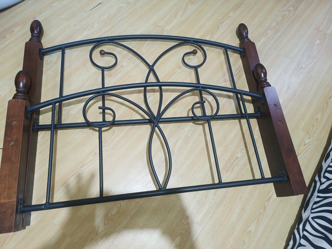 Bedframe with 6inches uratex foam (Category: Bed Frames & Mattresses) located in Makati City. Submitted by angel01119 (Listing ID 1463945392, Image 3). Description: 📌single bed frame collapsible - makinis walang kalawang 📌w/ 6inches original uratex foam - Original uratex hindi durog 📌used but NOT abused size: 36x75 price: 5k location: Guadalupe Nuevo makati open for pick up SF c/o buyer MOP: COD; Gcash or bank transfer RFS - upgrade to a bigge