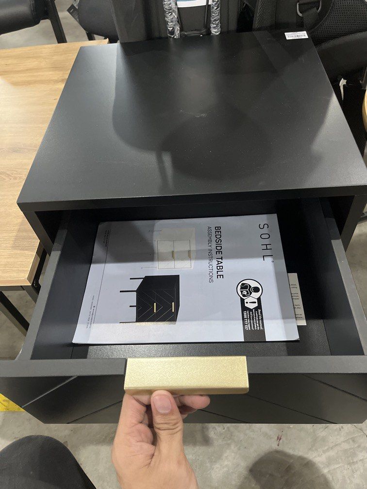 Bedside table sohl (Category: Looking For) located in Caloocan City. Submitted by hmr.gomez (Listing ID 1466653060, Image 2). Description: .