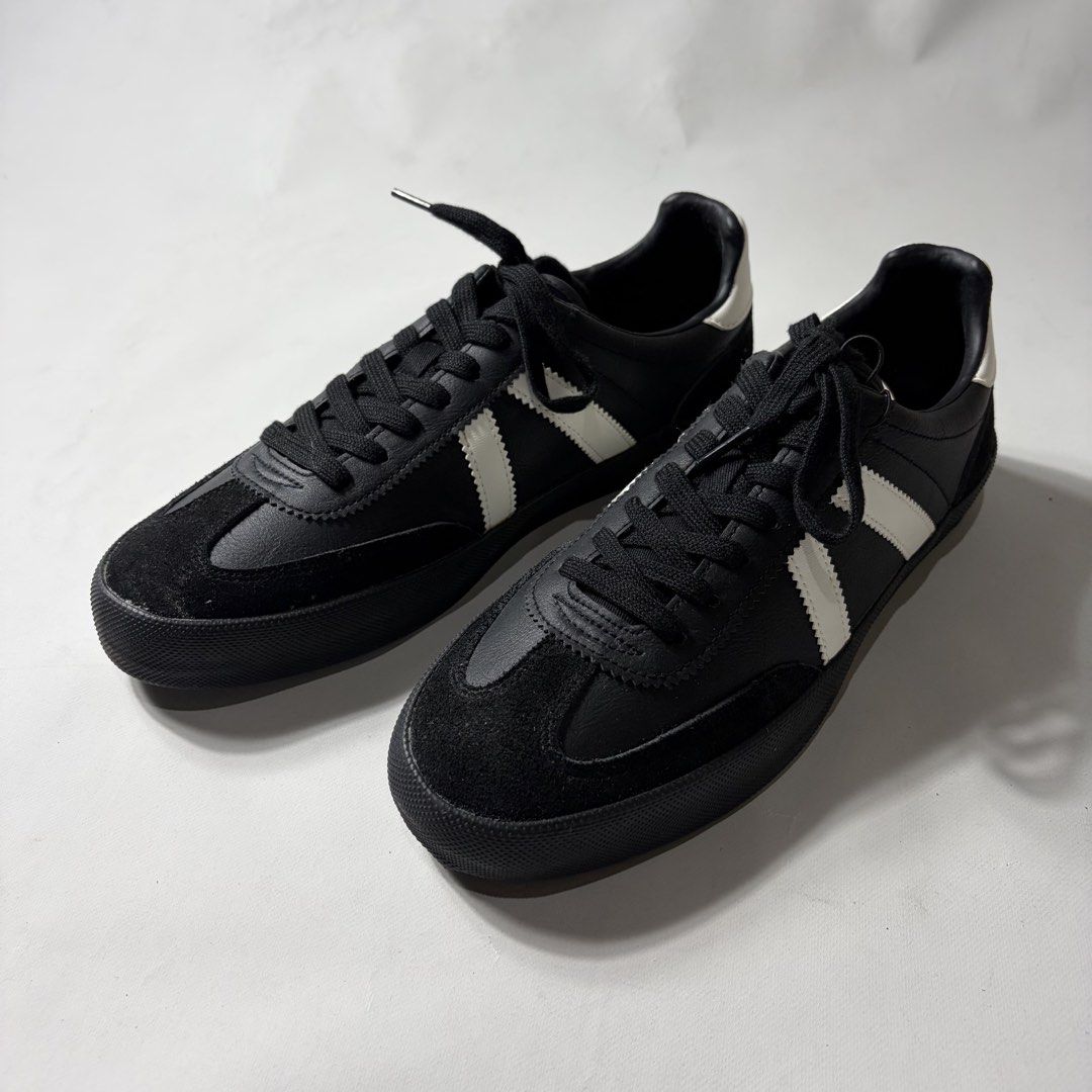 Bench casual black shoes sneakers (Category: Casual Shoes) located in Baguio. Submitted by suffering (Listing ID 1466749686, Image 3). Description: Baguio location .