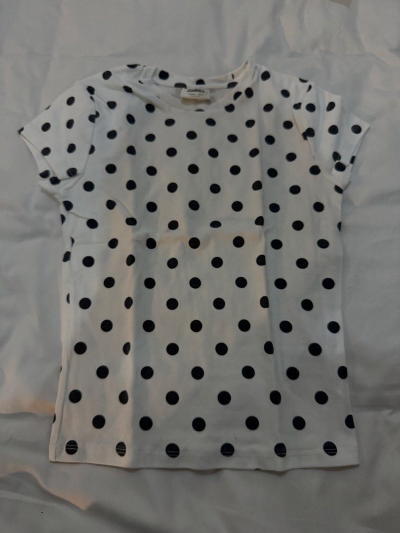 Bershka pokodot shirt (Category: Shirts) located in Manila. Submitted by emilyclothes.usa (Listing ID 1466673295, Image 2). Description: .