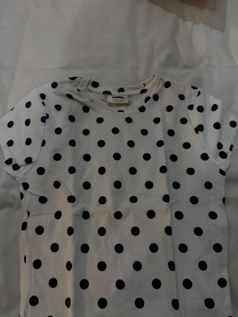 Bershka pokodot shirt (Category: Shirts) located in Manila. Submitted by emilyclothes.usa (Listing ID 1466673295, Image 1). Description: .