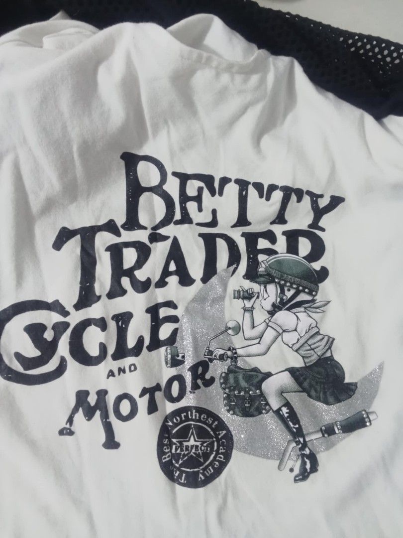 Betty boop (Category: Activewear) located in Dumanjug. Submitted by goldenforest.f91668 (Listing ID 1466619013, Image 3). Description: xs to s excellent condition no issue cebu location.