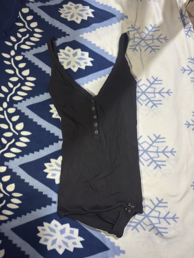 Abercrombie & Fitch (Category: Sleeveless) located in Legazpi City. Submitted by bouxloset (Listing ID 1466736454, Image 3). Description: 350+sf.