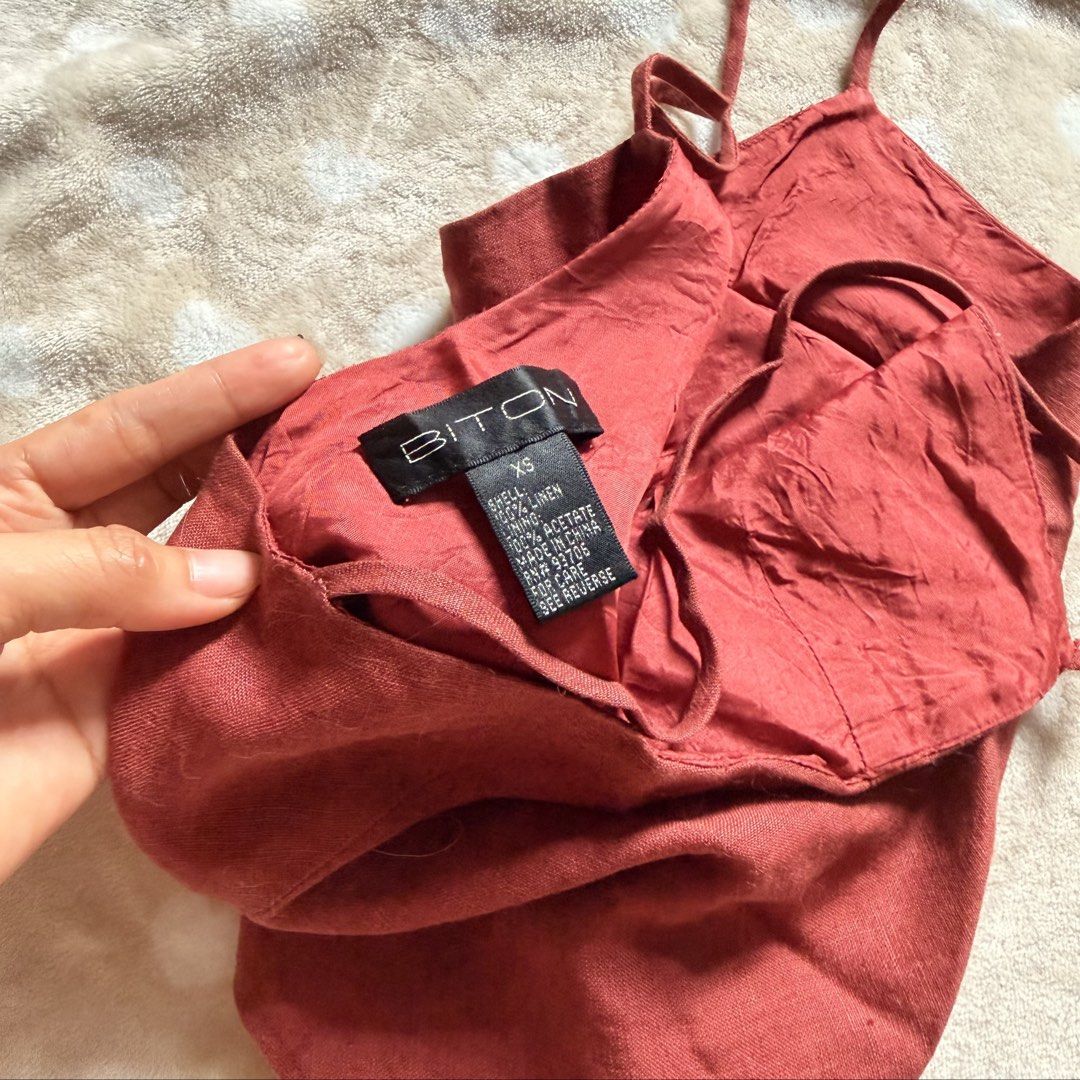 BITON (Category: Sleeveless) located in Manila. Submitted by shefindshope (Listing ID 1466625200, Image 3). Description: low back.