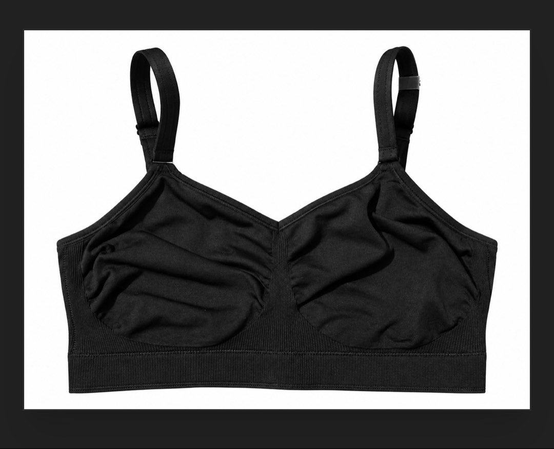 Black Comfortable Wireless Sports Bra with Adjustable Straps (Category: Activewear) located in Marikina City. Submitted by sakura_07 (Listing ID 1466667543, Image 1). Description: - Color: Black - Style: Wireless lounge bra with seamless design - Support: Structured cups and a supportive ribbed underband - Straps: Adjustable with sliders for a custom fit - Comfort: Soft stretch fabric with a simple pull-on design and no closures - Usage: Ideal da